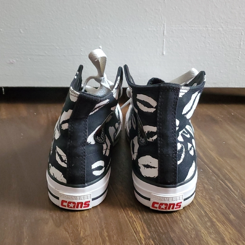 Converse Black and White Lip Print Sneakers - Picture 7 of 8